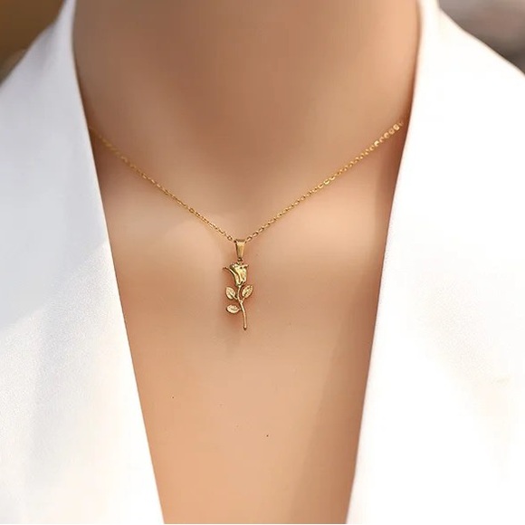 ◾️18k Gold Plated Rose Flower Pendant Necklace - Picture 9 of 9